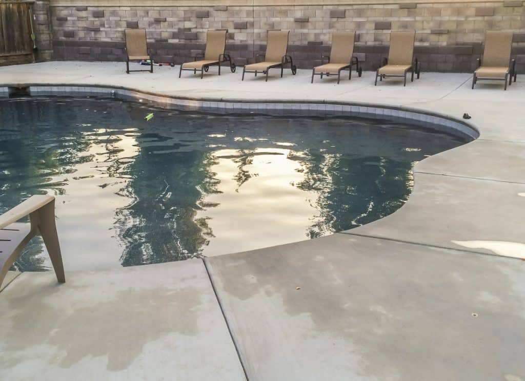 La guía del propietario para la reparación de terrazas de concreto para piscinas