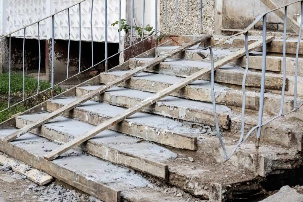 9 pasos para reparar pasos de concreto de la manera correcta